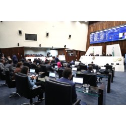 Segue para sanção projeto que exige assinatura física de pessoas idosas na contratação de empréstimos no Paraná